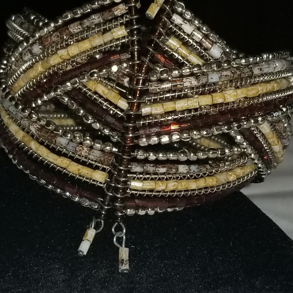 ⛱️ Beaded Bracelet - Picture 4 of 4